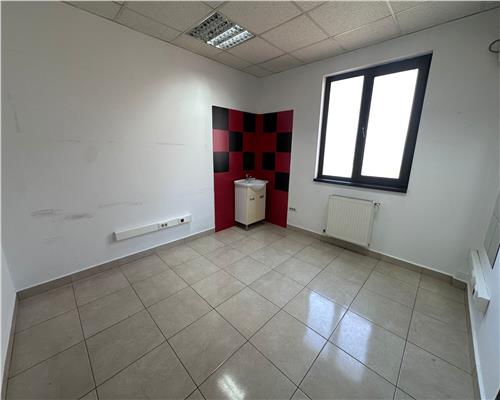 Spatiu comercial zona Jiului de inchiriat pretabil Salon/Birou